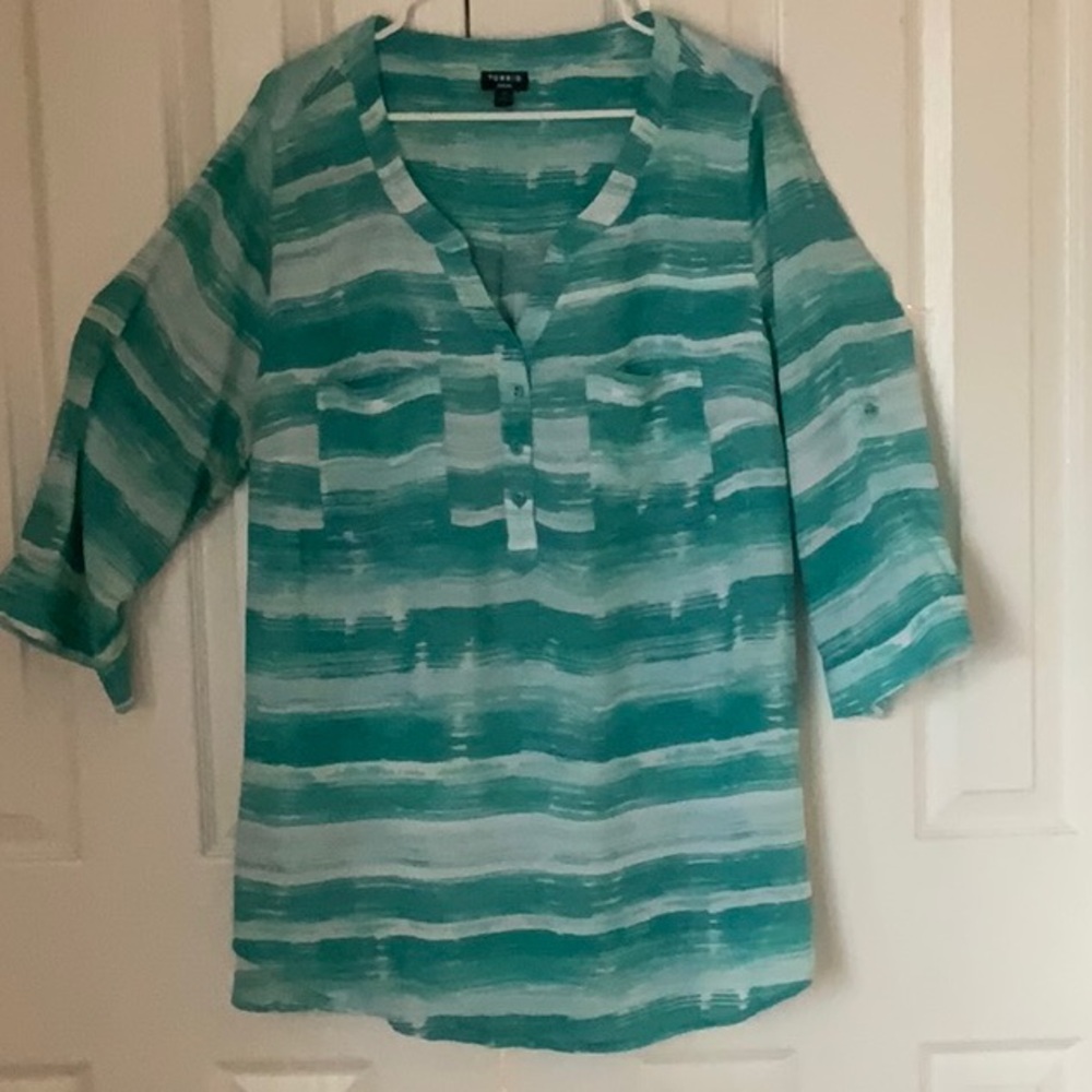 TORRID Harper Aqua Streak Blouse - Size 4 EUC